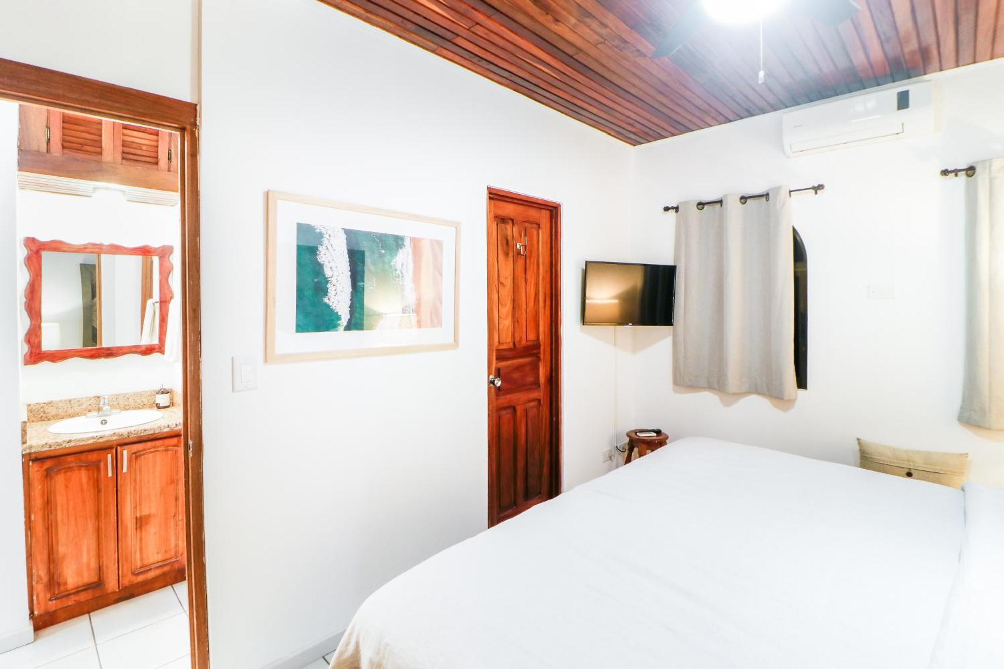 Flamingo Marina Resort Pacific North Coast Rum bild