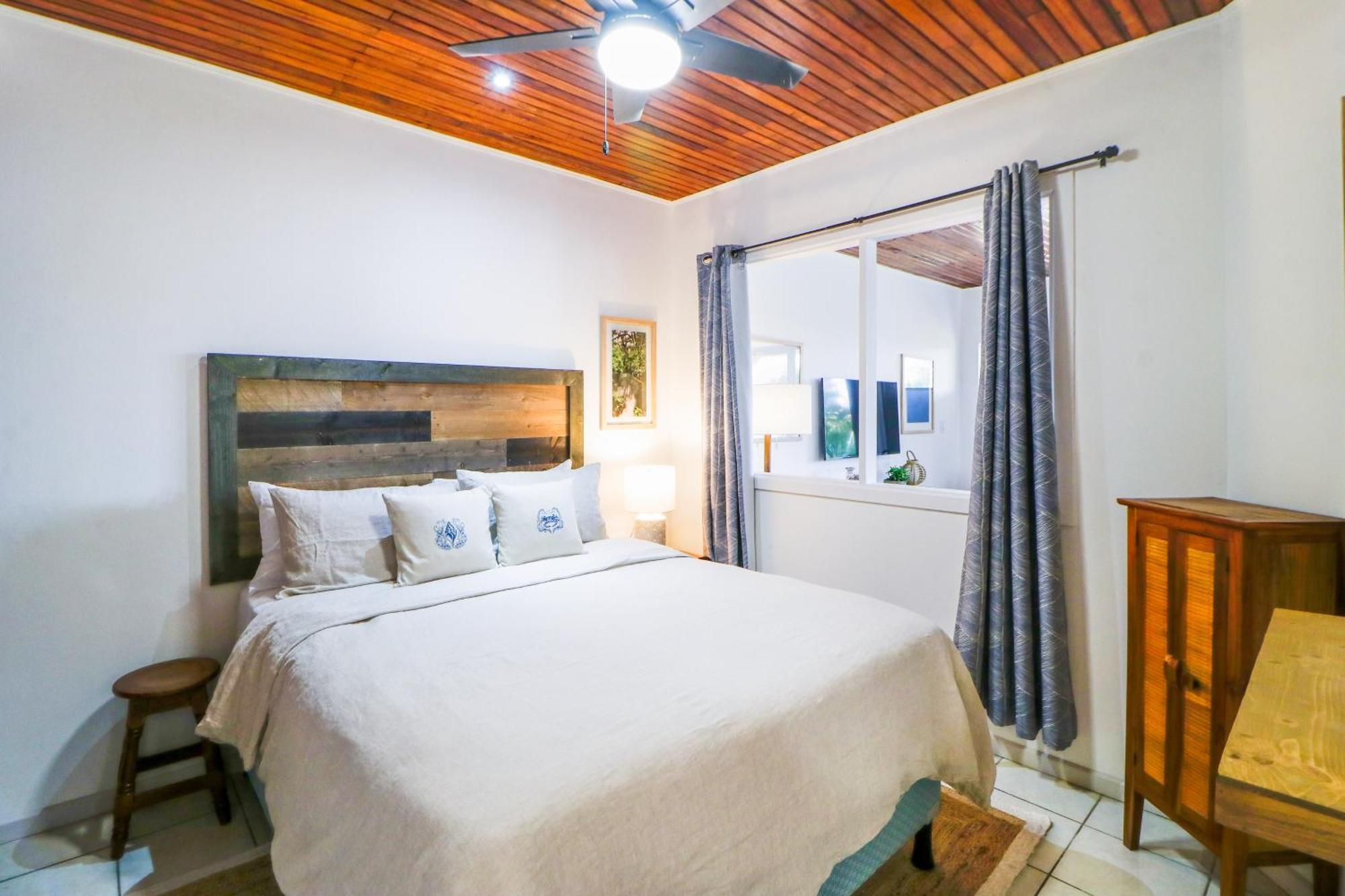 Flamingo Marina Resort Pacific North Coast Rum bild